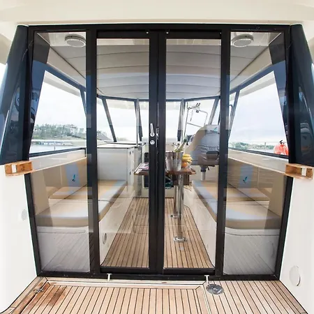 Jacht Motorowy Nautika 1300 Vip