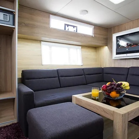 Jacht Motorowy Nautika 1300 Vip * Wilkasy (Gizycko)