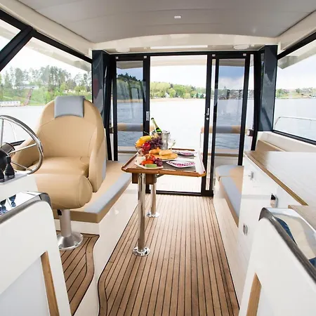 Botel Jacht Motorowy Nautika 1300 Vip Wilkasy