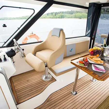 Jacht Motorowy Nautika 1300 Vip