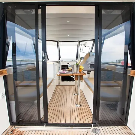 Jacht Motorowy Nautika 1300 Vip Bådhotel *