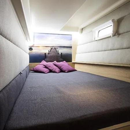 Bådhotel Jacht Motorowy Nautika 1300 Vip Wilkasy (Gizycko)
